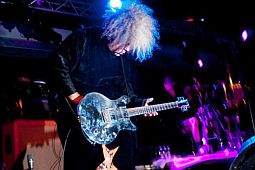������� Melvins ��� ������ ��-�� ��������� �������