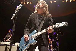 FOO FIGHTERS ������ ����� � ����� �������