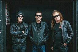 ���������� AC/DC �������� ������� ������