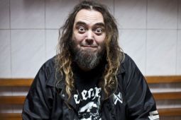 От лидера SOULFLY требуют денег по суду От лидера SOULFLY требуют денег по суду