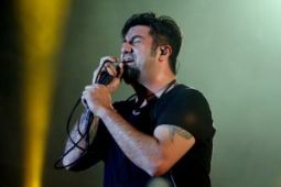 �������� DEFTONES �������� � ����� �������