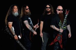 ����� ������ SLAYER ������ ��������